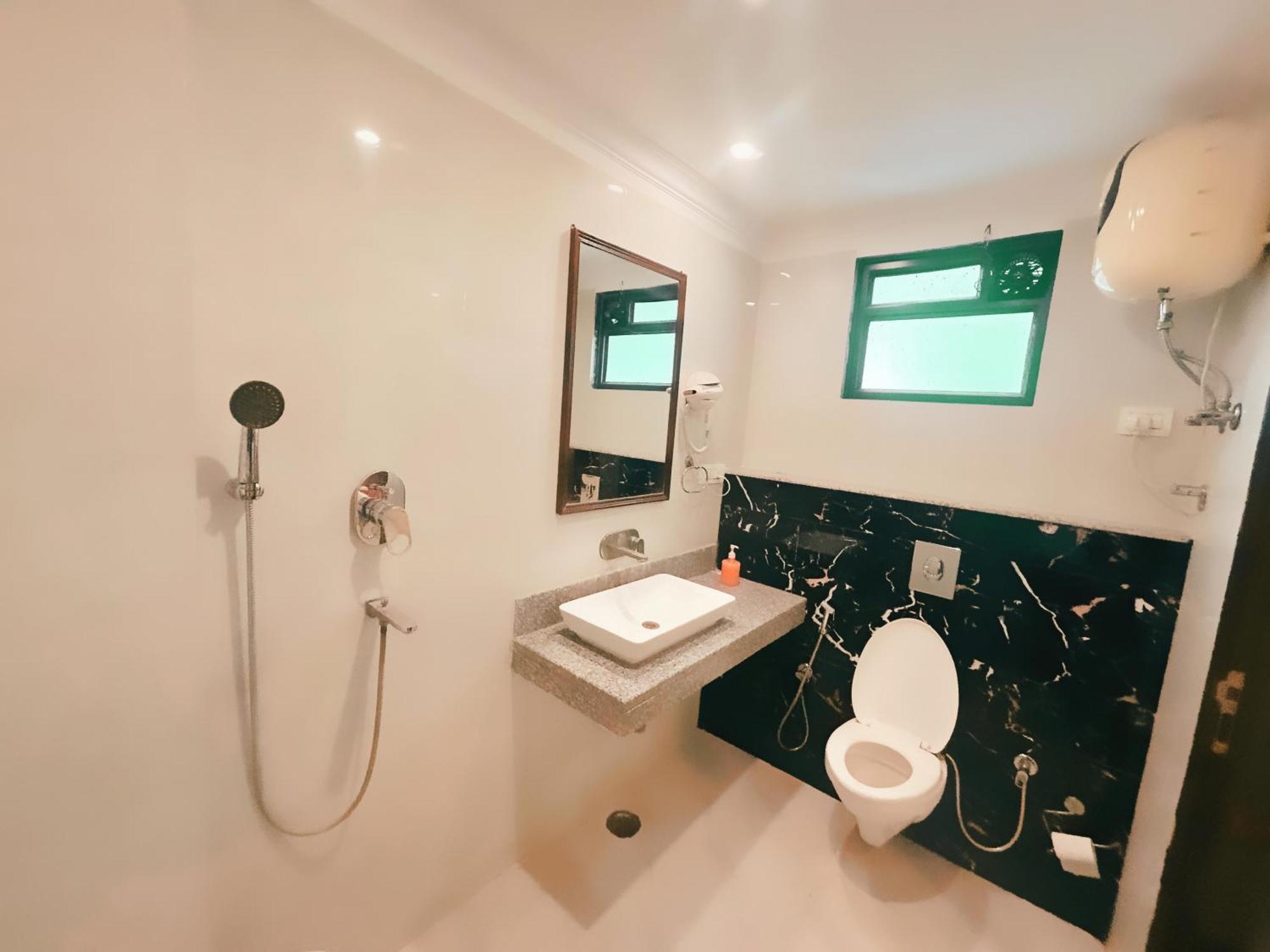 The Almora Residency - Complimentary Airport Trasnfer Hotel นิวเดลี ภายนอก รูปภาพ