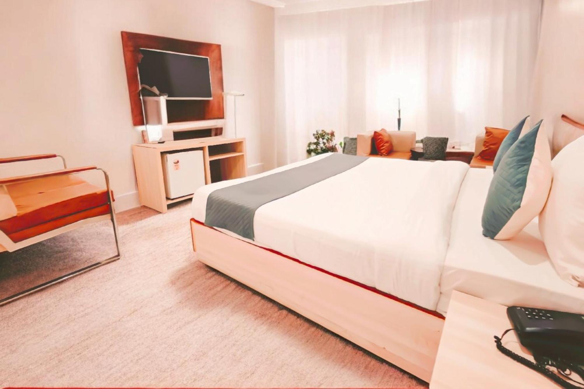 The Almora Residency - Complimentary Airport Trasnfer Hotel นิวเดลี ภายนอก รูปภาพ