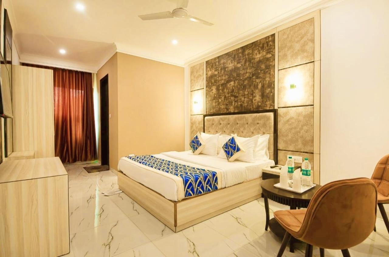 The Almora Residency - Complimentary Airport Trasnfer Hotel นิวเดลี ภายนอก รูปภาพ